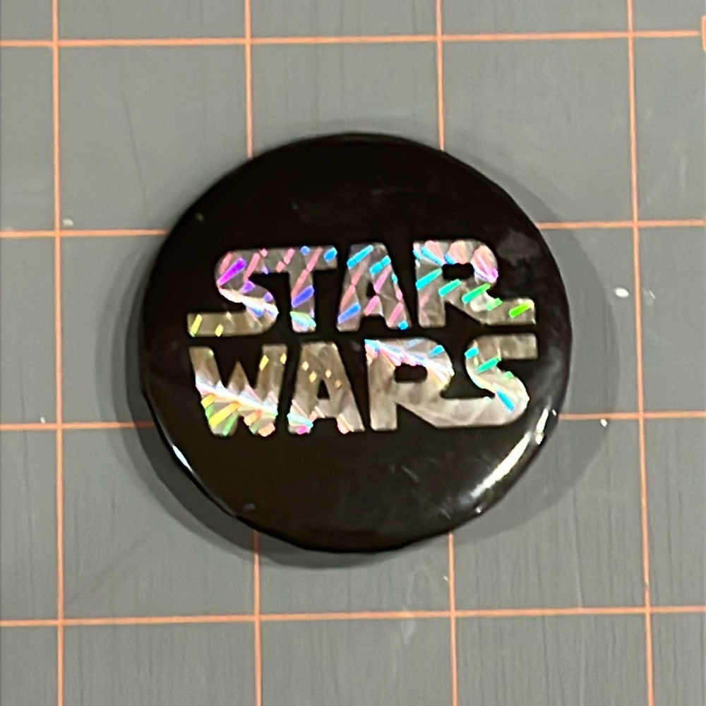 Vintage 1977 STAR WARS Prismatic Pin Star Wars Logo Button Preowned HTF - Picture 11 of 16